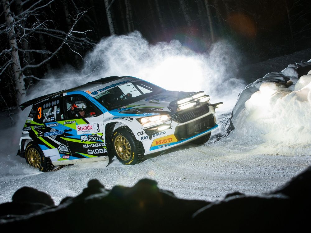 Skoda Fabia Rally2 - 4 LAMPS Rally POD Lazer (sans lampes )